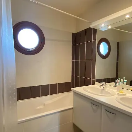 Marina L Appuntamento Дом отдыха Эг-Морт